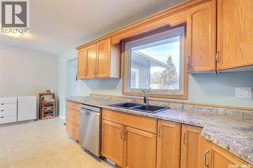 978 Fraser Place, Prince Albert, SK - Indoor Photo Showing Kitchen With Double Sink