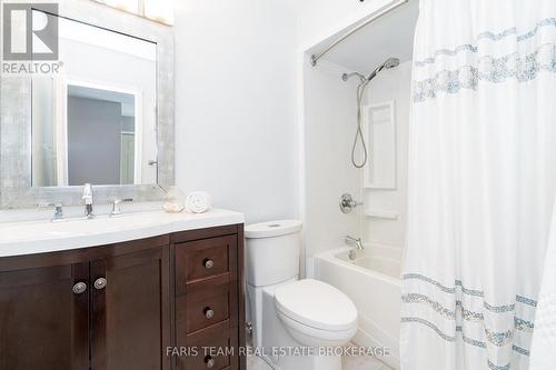 963 Linden Street, Innisfil, ON - Indoor Photo Showing Bathroom