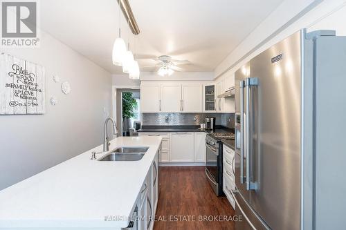 963 Linden Street, Innisfil, ON - Indoor Photo Showing Kitchen With Double Sink