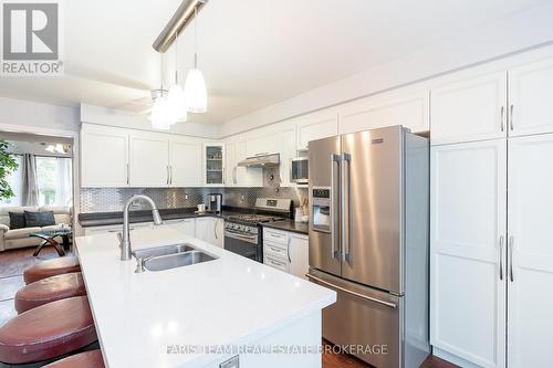 963 Linden Street, Innisfil, ON - Indoor Photo Showing Kitchen With Double Sink