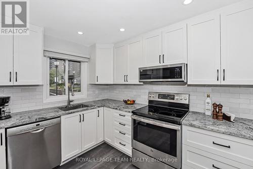 1095 Ambleside Drive, Ottawa, ON - Indoor Photo Showing Kitchen With Upgraded Kitchen
