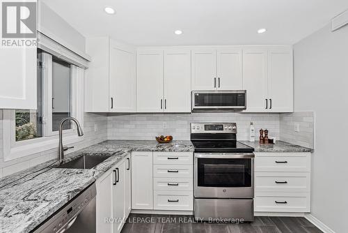 1095 Ambleside Drive, Ottawa, ON - Indoor Photo Showing Kitchen With Upgraded Kitchen