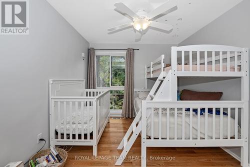 1095 Ambleside Drive, Ottawa, ON - Indoor Photo Showing Bedroom
