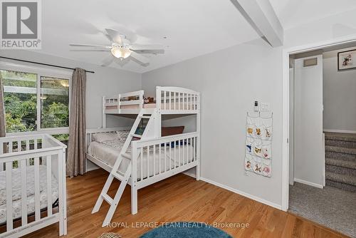 1095 Ambleside Drive, Ottawa, ON - Indoor Photo Showing Bedroom