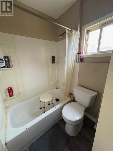 50 Argyle Avenue, Greater Sudbury, ON - Indoor Photo Showing Bathroom