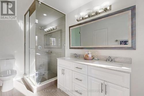 611 Heddle Crescent, Newmarket, ON - Indoor Photo Showing Bathroom