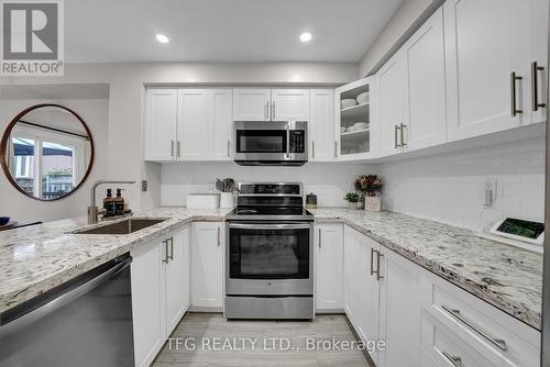 31 - 1995 Pine Grove Avenue, Pickering (Highbush), ON - Indoor Photo Showing Kitchen With Upgraded Kitchen