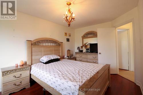 40 Stable Way, Ottawa, ON - Indoor Photo Showing Bedroom