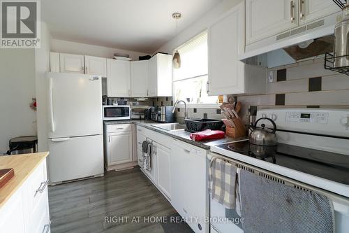 40 Stable Way, Ottawa, ON - Indoor Photo Showing Kitchen