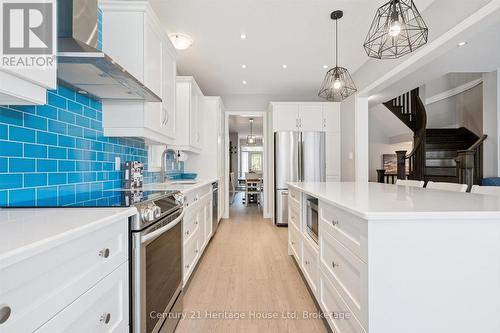 184 Macalister Boulevard, Guelph (Kortright East), ON - Indoor Photo Showing Kitchen With Upgraded Kitchen
