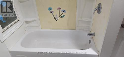 90 Mill Street W, Greater Napanee, ON - Indoor Photo Showing Bathroom