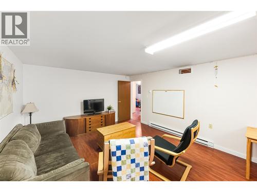 10915 Ward Street, Summerland, BC - Indoor