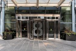 2105 - 8 THE ESPLANADE  Toronto, ON M5E 0A6