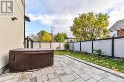 South side outdoor space with hot tub (included) - 