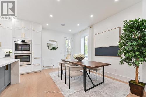 Entertaining is a delight in this home - 32 Treadway Boulevard, Toronto, ON - Indoor
