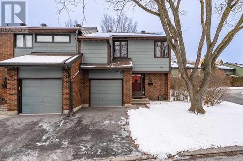 8 CHISHOLM COURT  Ottawa, ON K2K 1E2