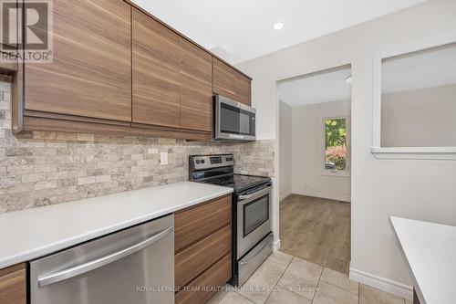 8 Chisholm Court, Ottawa, ON - Indoor Photo Showing Kitchen