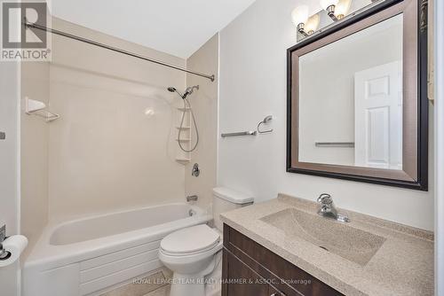 8 Chisholm Court, Ottawa, ON - Indoor Photo Showing Bathroom