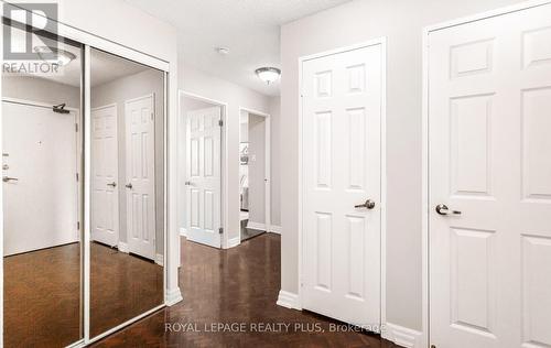 Ph8 - 5 Lisa Street, Brampton, ON - Indoor Photo Showing Other Room