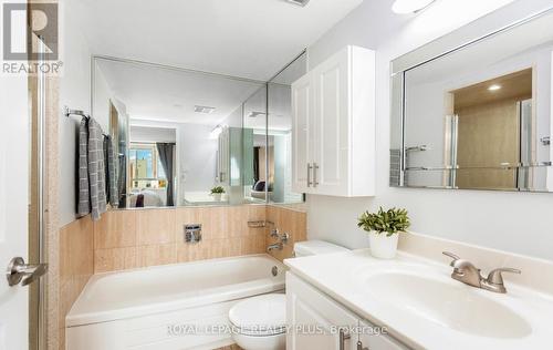 Ph8 - 5 Lisa Street, Brampton, ON - Indoor Photo Showing Bathroom