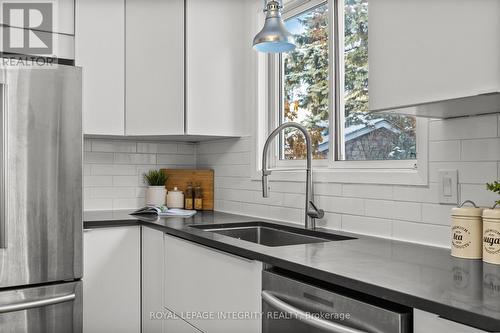 45 Raftus Square, Ottawa, ON - Indoor Photo Showing Kitchen
