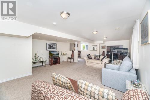 158 - 200 Kingfisher Drive, Mono, ON - Indoor Photo Showing Living Room