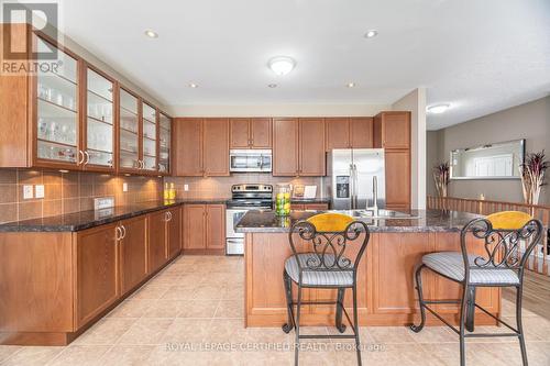 158 - 200 Kingfisher Drive, Mono, ON - Indoor Photo Showing Kitchen With Double Sink