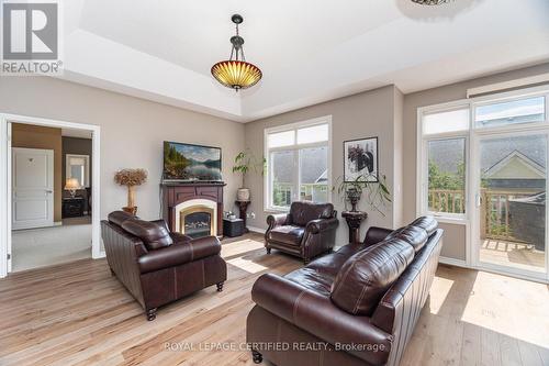 158 - 200 Kingfisher Drive, Mono, ON - Indoor Photo Showing Living Room With Fireplace