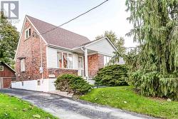 11 WARINGSTOWN DRIVE  Toronto, ON M1R 4H2