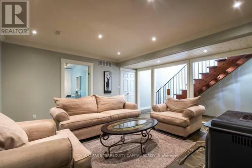 9 Denniss Drive, Bracebridge, ON - Indoor Photo Showing Living Room