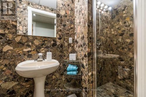 9 Denniss Drive, Bracebridge, ON - Indoor Photo Showing Bathroom