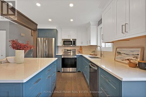 33 York Street, Georgina (Baldwin), ON - Indoor Photo Showing Kitchen With Upgraded Kitchen