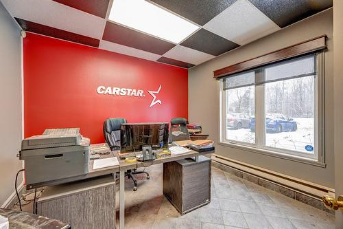 Commerce - 11 Rue Notre-Dame, Berthierville, QC - Indoor Photo Showing Office