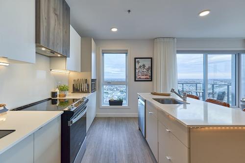 Kitchen - 1208-8355 Boul. St-Laurent, Brossard, QC - Indoor Photo Showing Kitchen With Upgraded Kitchen