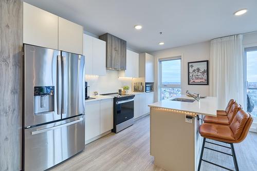 Kitchen - 1208-8355 Boul. St-Laurent, Brossard, QC - Indoor Photo Showing Kitchen With Upgraded Kitchen