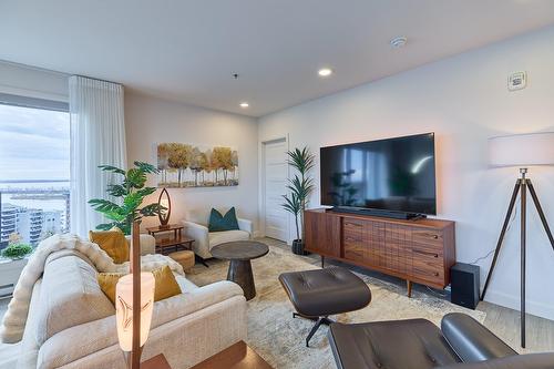 Living room - 1208-8355 Boul. St-Laurent, Brossard, QC - Indoor Photo Showing Living Room