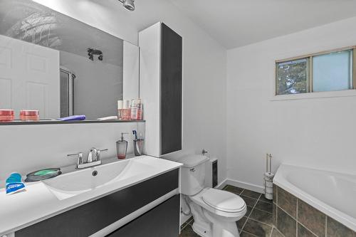 Salle de bains - 1581  - 1583 Rue Murray, Sainte-Agathe-Des-Monts, QC - Indoor Photo Showing Bathroom