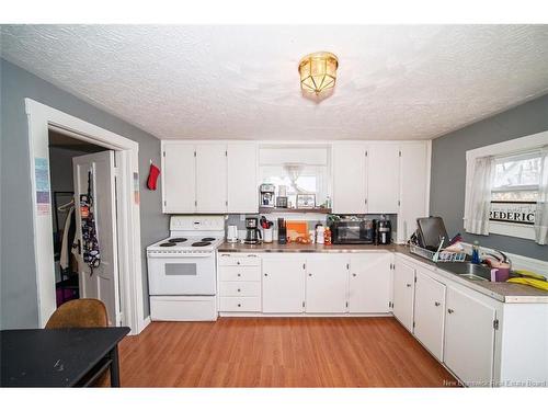 2 Hillcourt Dr, Fredericton, NB 