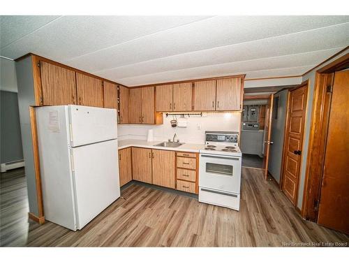 2 Hillcourt Dr, Fredericton, NB 