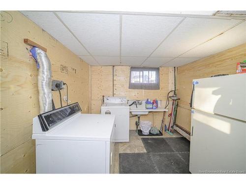 2 Hillcourt Dr, Fredericton, NB 