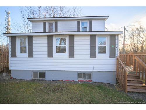 2 Hillcourt Dr, Fredericton, NB 