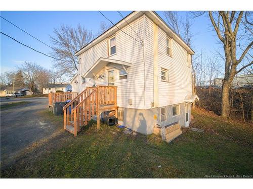 2 Hillcourt Dr, Fredericton, NB 