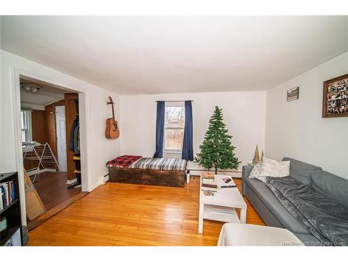 2 Hillcourt Dr, Fredericton, NB 