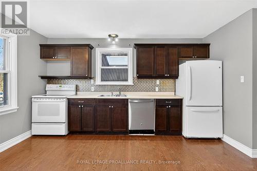 543 Howden Street, Peterborough (Otonabee Ward 1), ON - Indoor Photo Showing Kitchen
