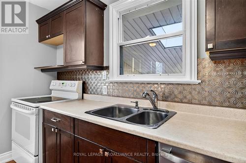 543 Howden Street, Peterborough (Otonabee Ward 1), ON - Indoor Photo Showing Kitchen With Double Sink