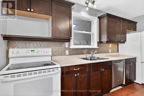 543 Howden Street, Peterborough (Otonabee Ward 1), ON - Indoor Photo Showing Kitchen With Double Sink