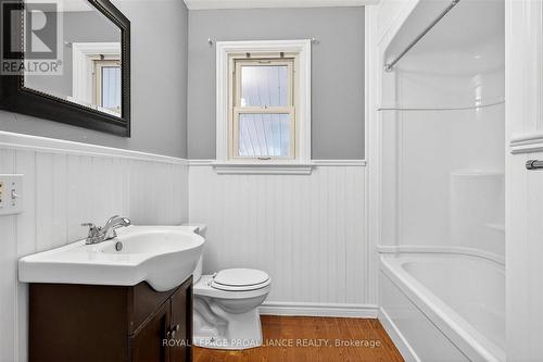 543 Howden Street, Peterborough (Otonabee Ward 1), ON - Indoor Photo Showing Bathroom
