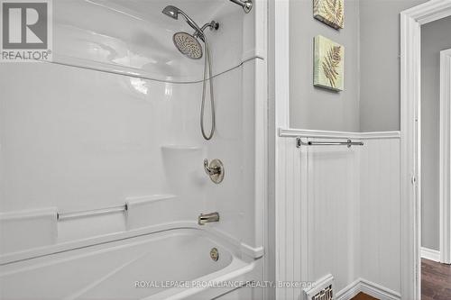 543 Howden Street, Peterborough (Otonabee Ward 1), ON - Indoor Photo Showing Bathroom