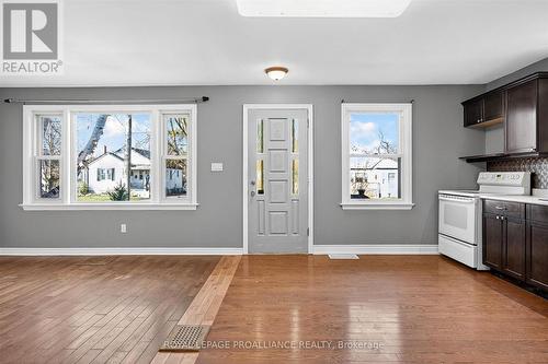 543 Howden Street, Peterborough (Otonabee Ward 1), ON - Indoor Photo Showing Kitchen