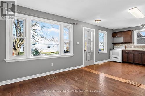 543 Howden Street, Peterborough (Otonabee Ward 1), ON - Indoor Photo Showing Kitchen